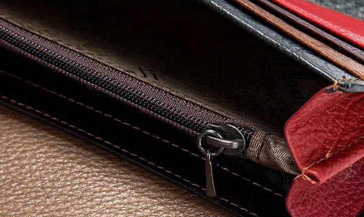 ReiĂźverschlusstasche